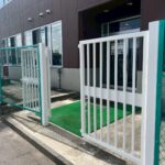 北部日本自動車学校様　門扉塗装
